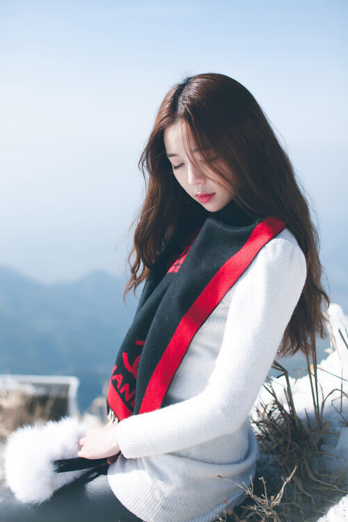 内线巨兽:善于攻防的篮下霸主表现集锦,内线进攻