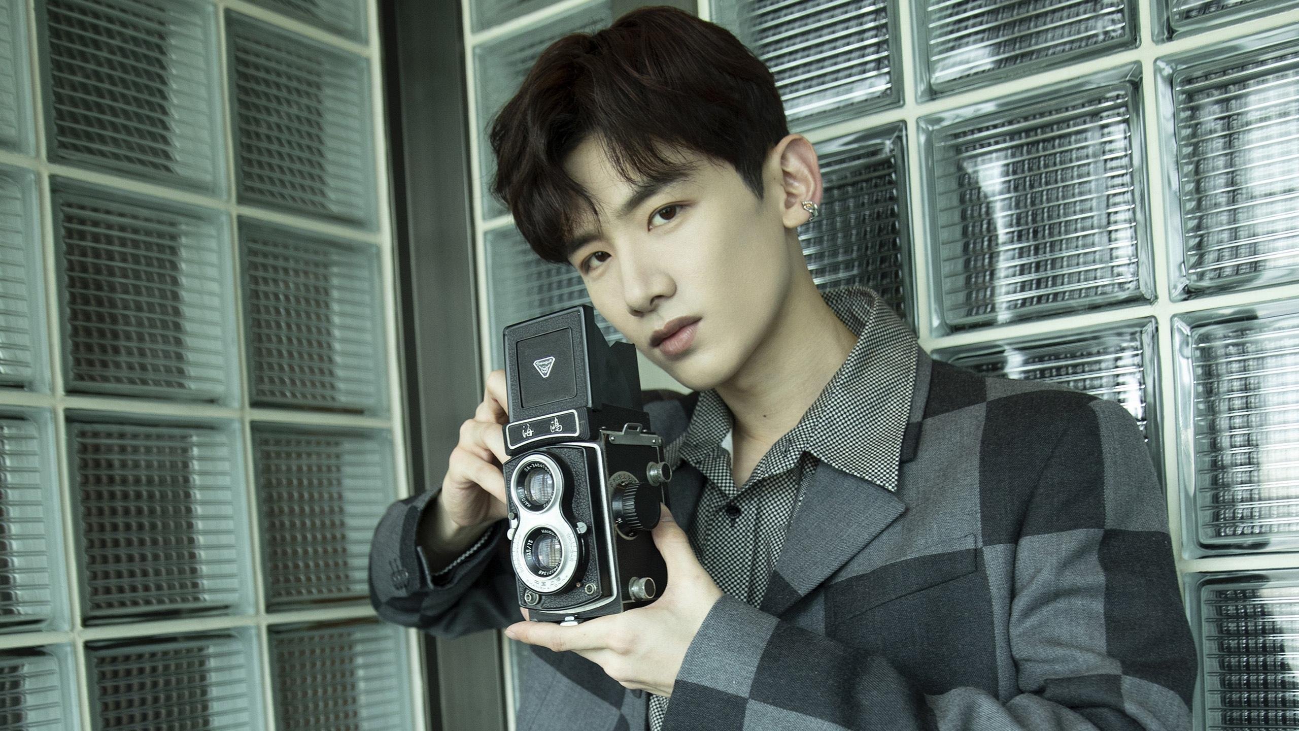 里昂主帅接受访谈，剖析战术布局与策略调整，里昂球队