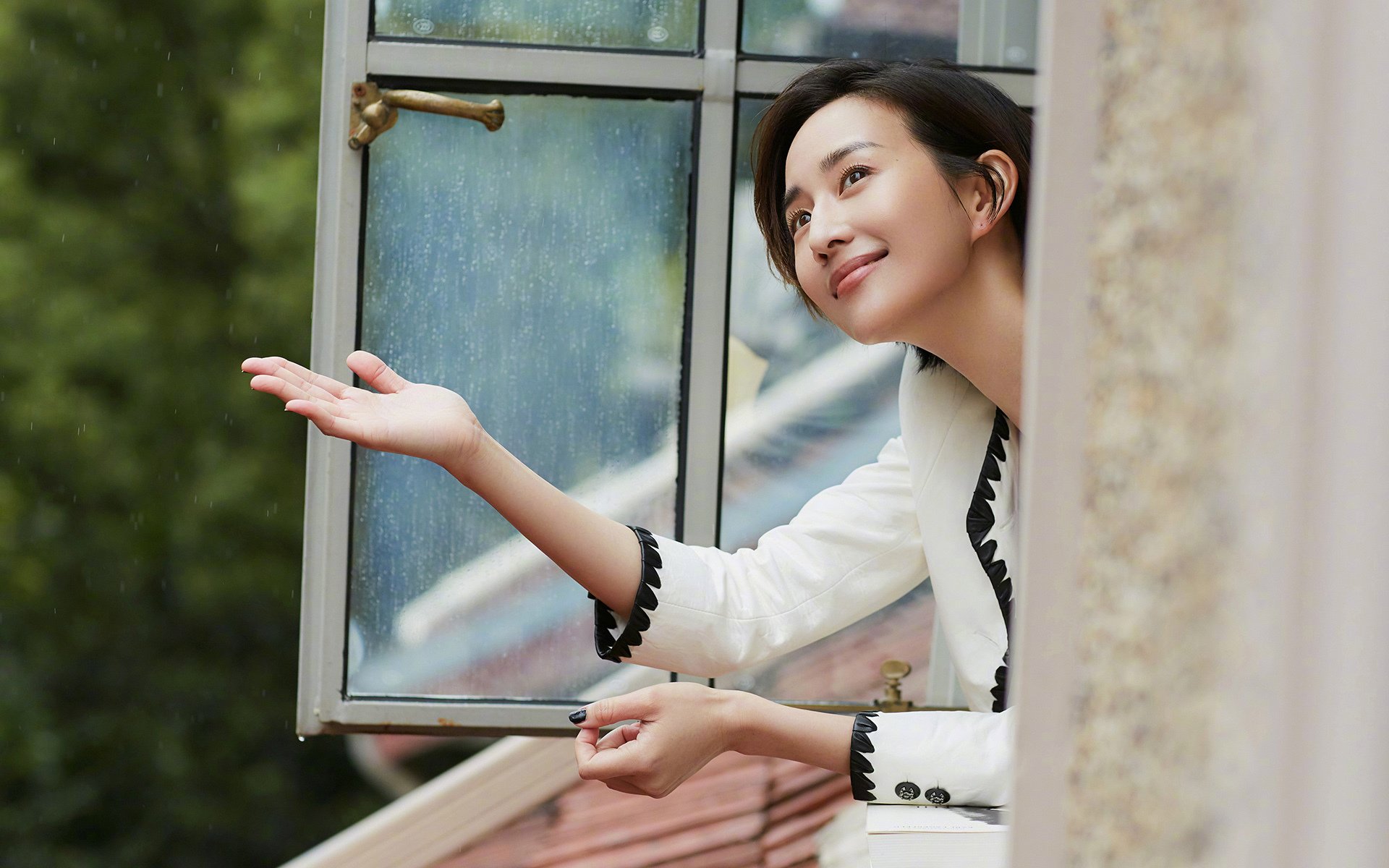 英超冲刺激烈：冠军悬念逐步拉开！，英超逆袭夺冠